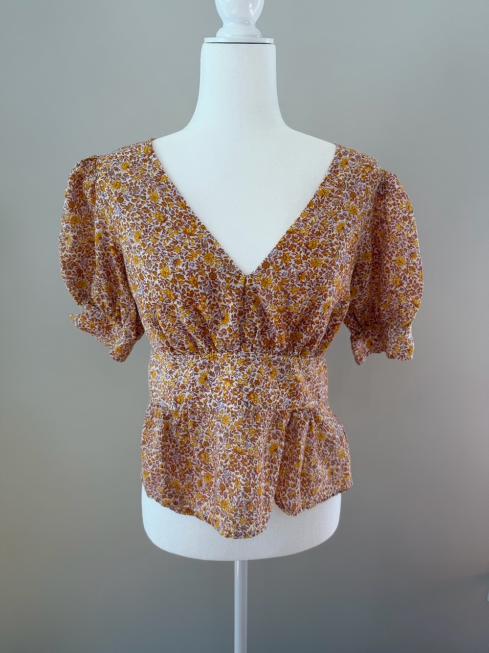 J. Crew Puff-Sleeve V-Neck Top in Scattered Blooms- Size 8